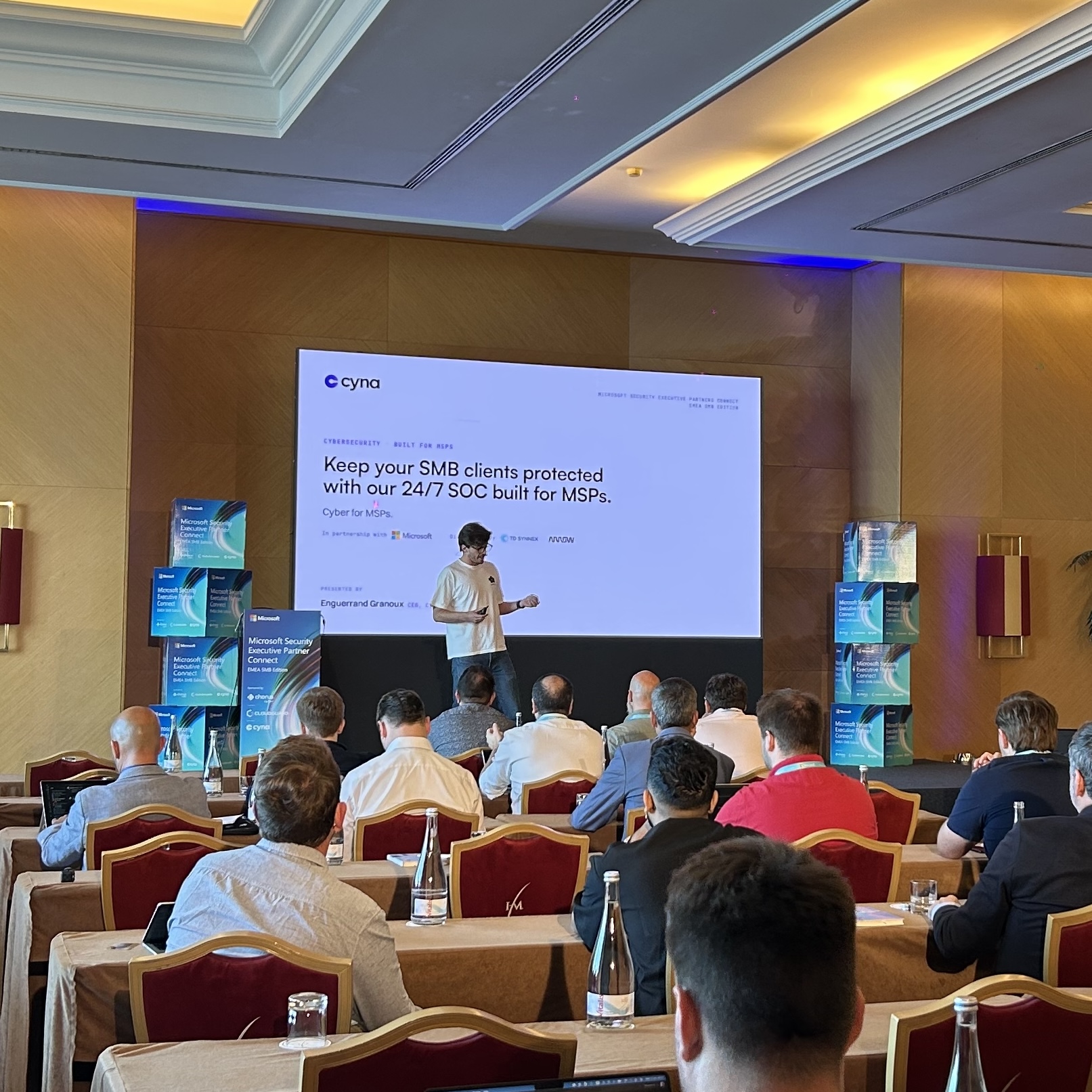 Enguerrand Granoux, CEO de Cyna, présente l'offre SOC 24/7 pour MSP lors du Microsoft Security Executive Partner Connect EMEA
